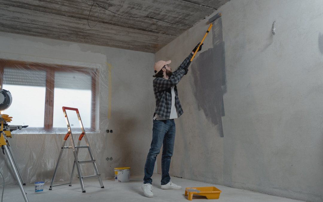 What You Need to Know About Hiring a Professional Painter
