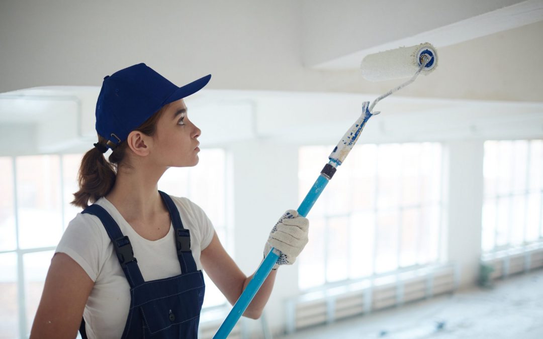The Benefits of Hiring a Professional for Ceiling Painting
